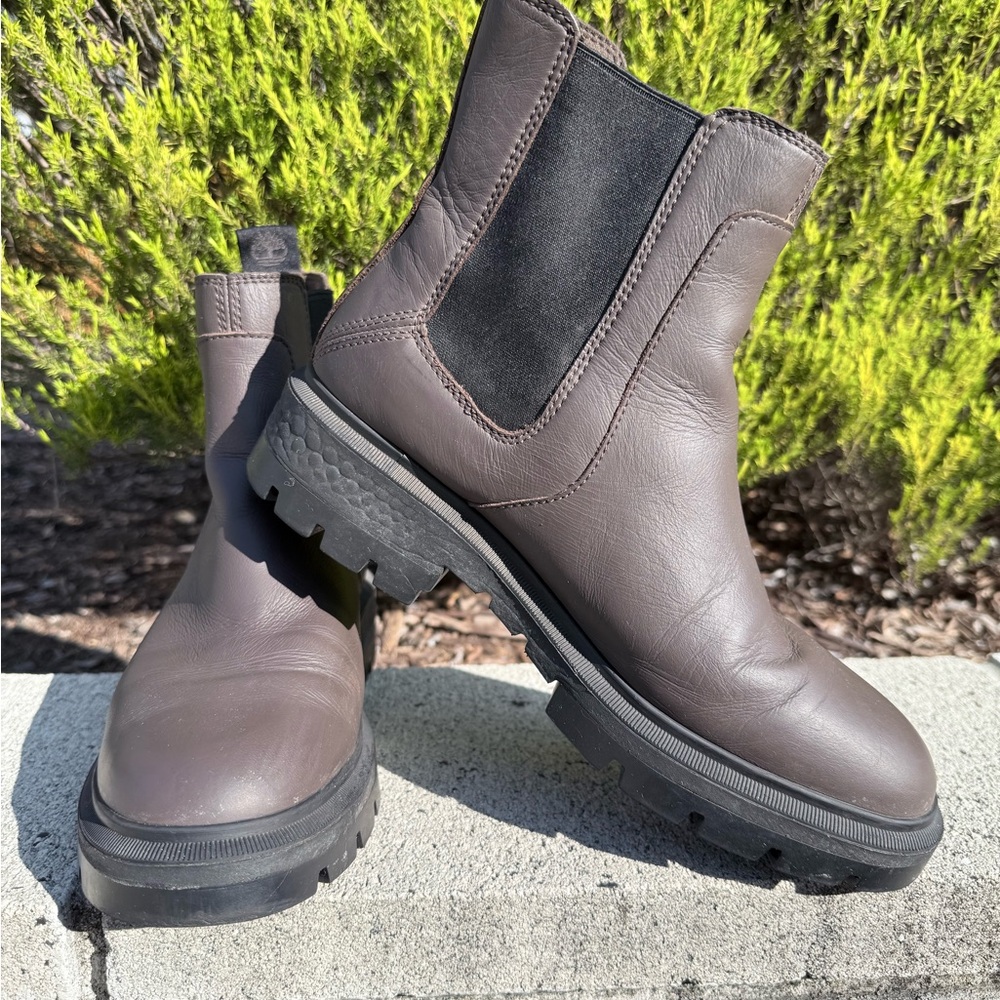 Timberland Women’s Dark Brown Leather Chelsea Boots Lug Sole | size US 9
